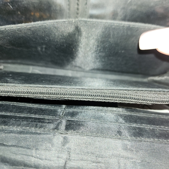 GUC V 1969 Italia Woman’s Wallet Silver Toned Studs - Picture 8 of 11